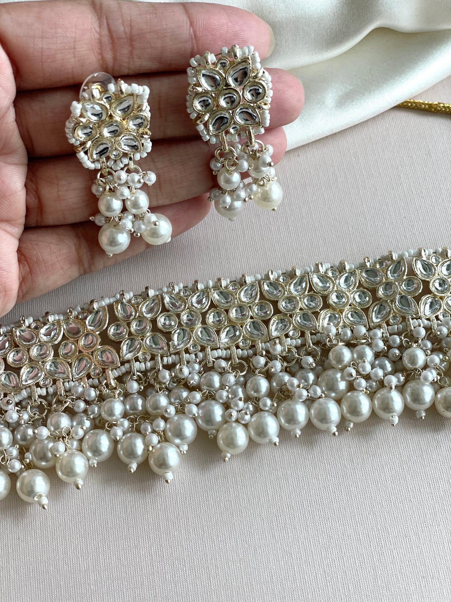 Hanging Pearls Choker Set