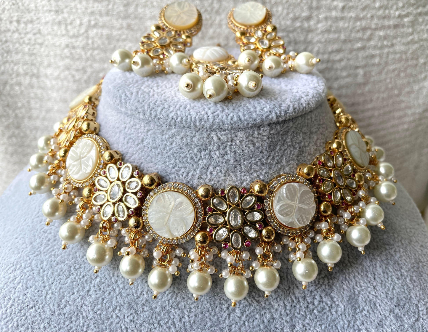 Elegant Pearl Necklace Set
