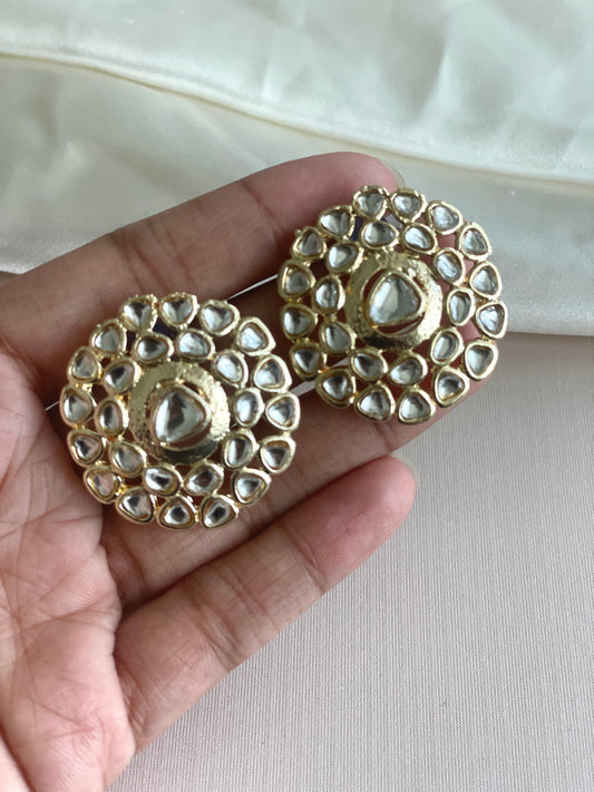 Stylish gold kundan studs