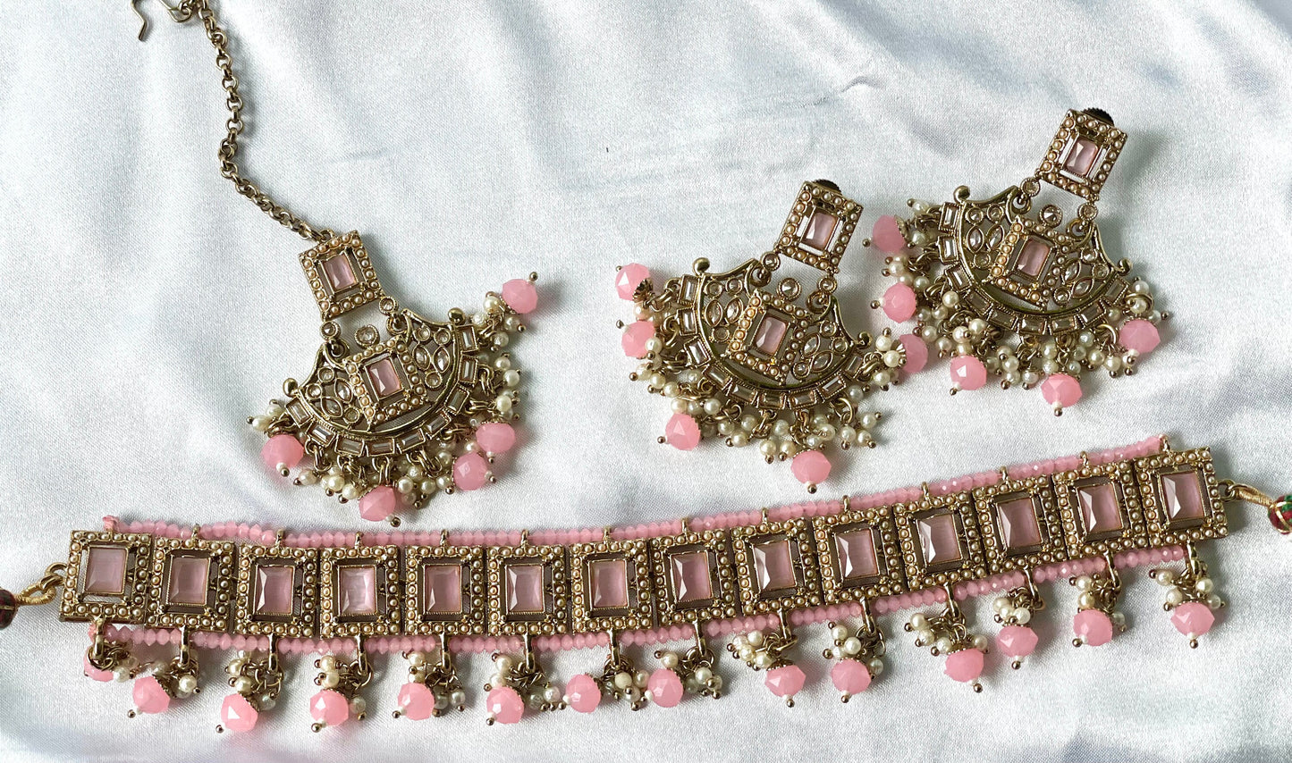 Pink choker set with tikka