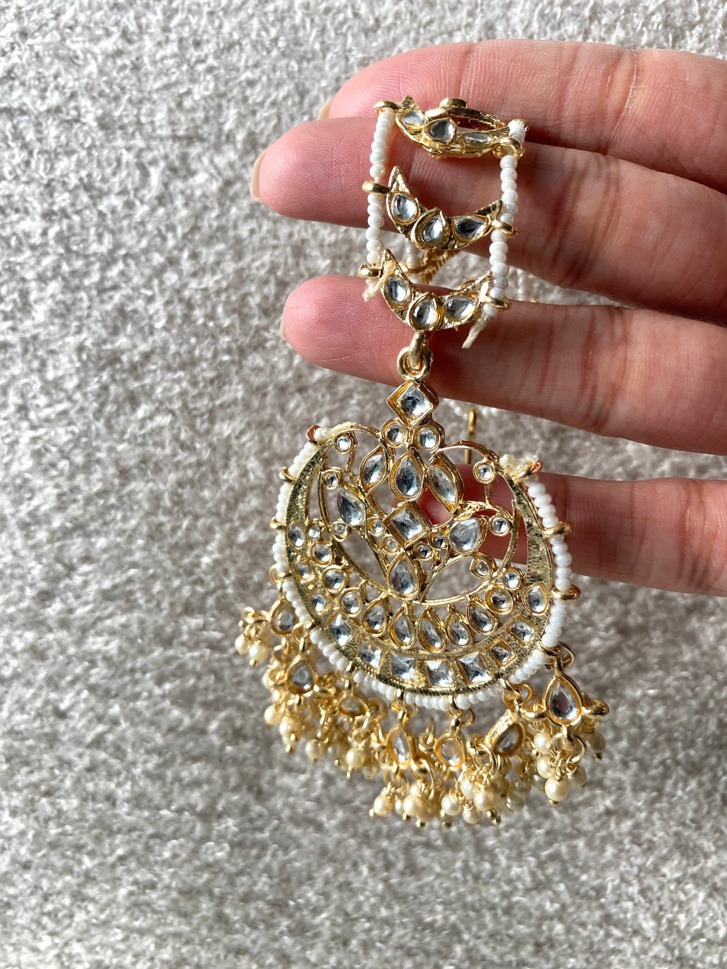 Golden kundan tikka