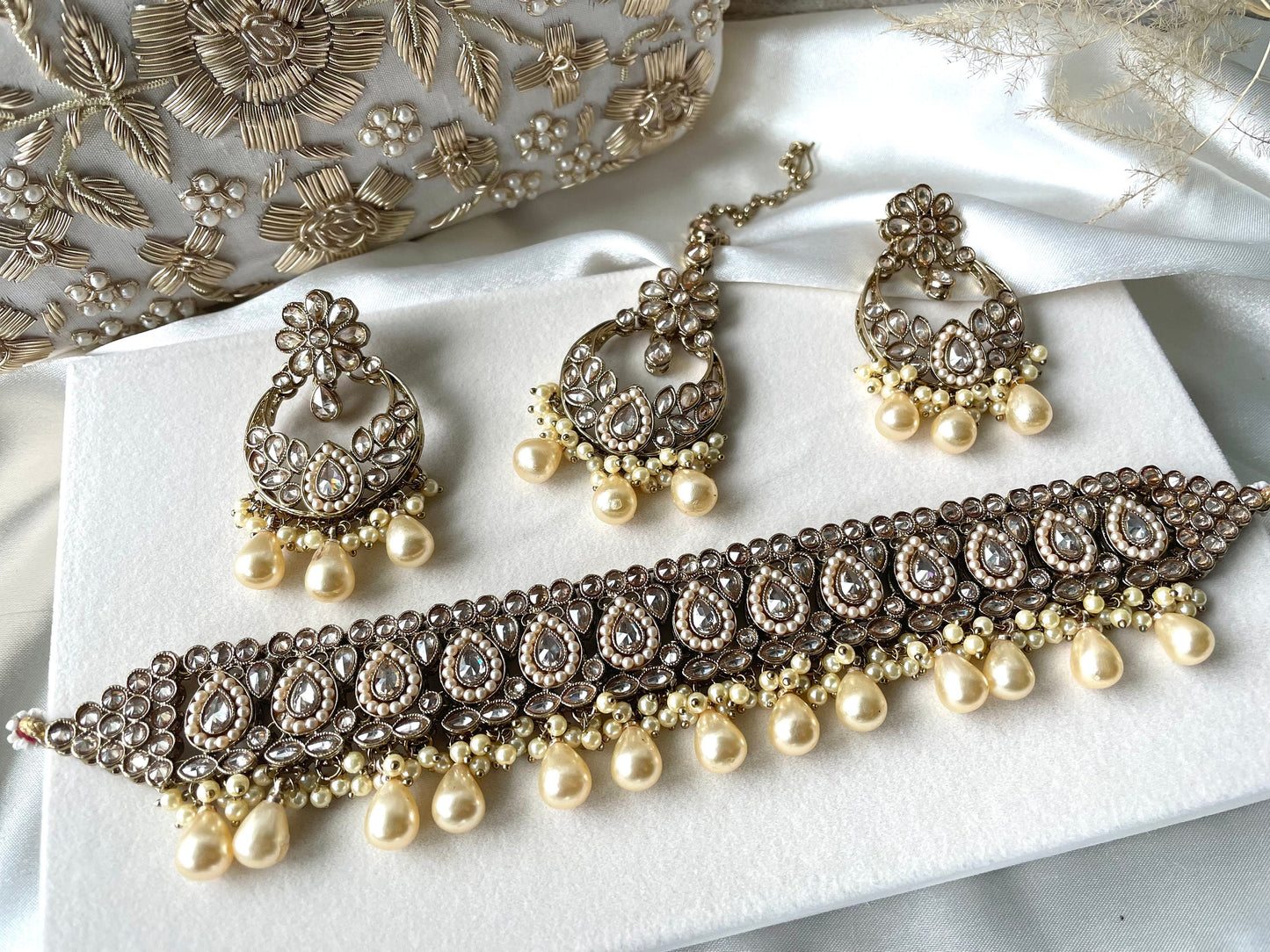 Polki Choker Set With Tikka