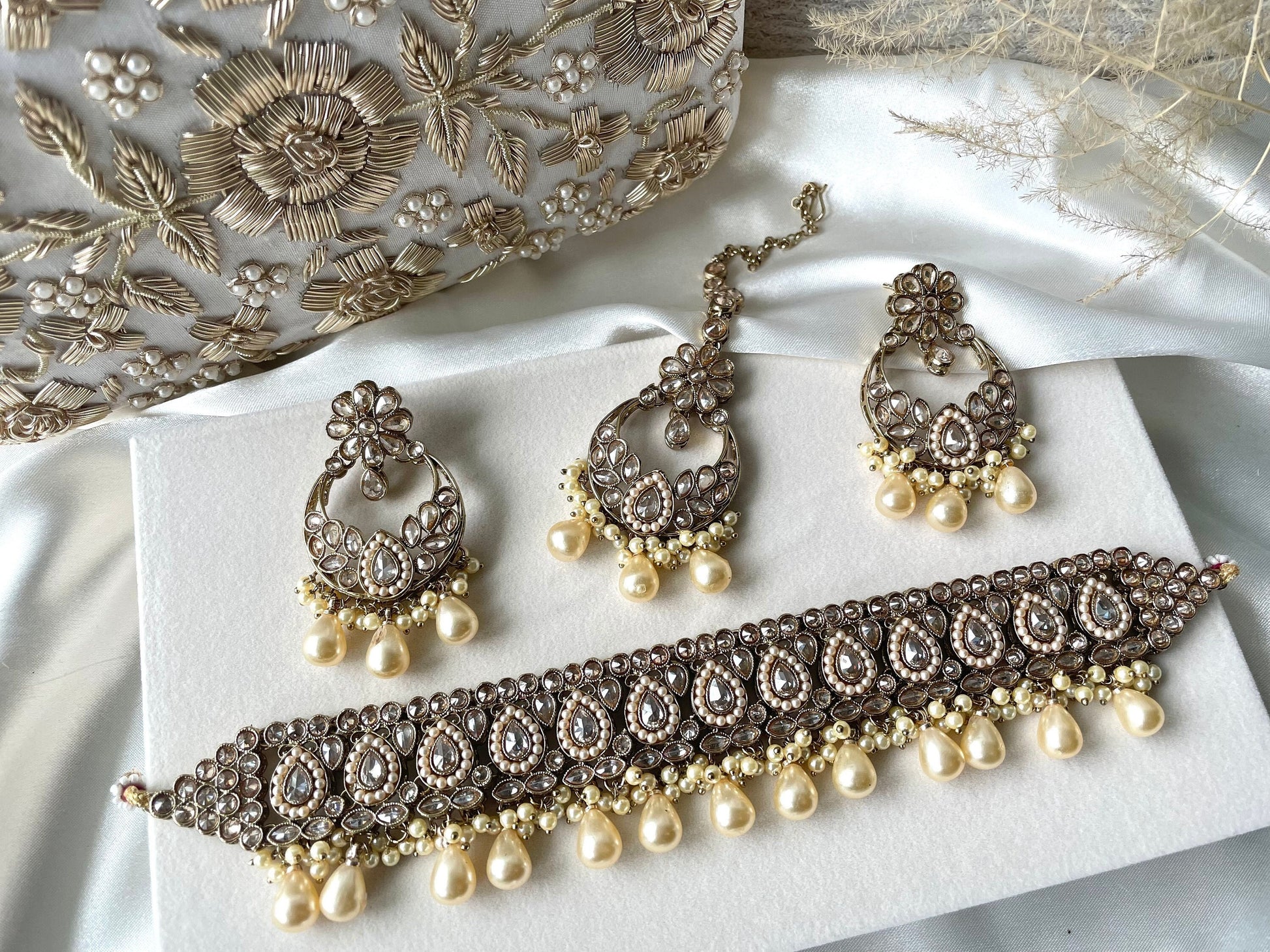Elegant polki choker set