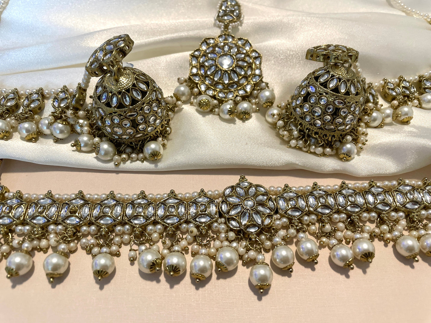 Pearl Kundan Choker  Set