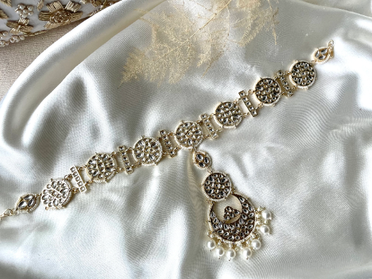 Elegant Maahi Sheesh Phool