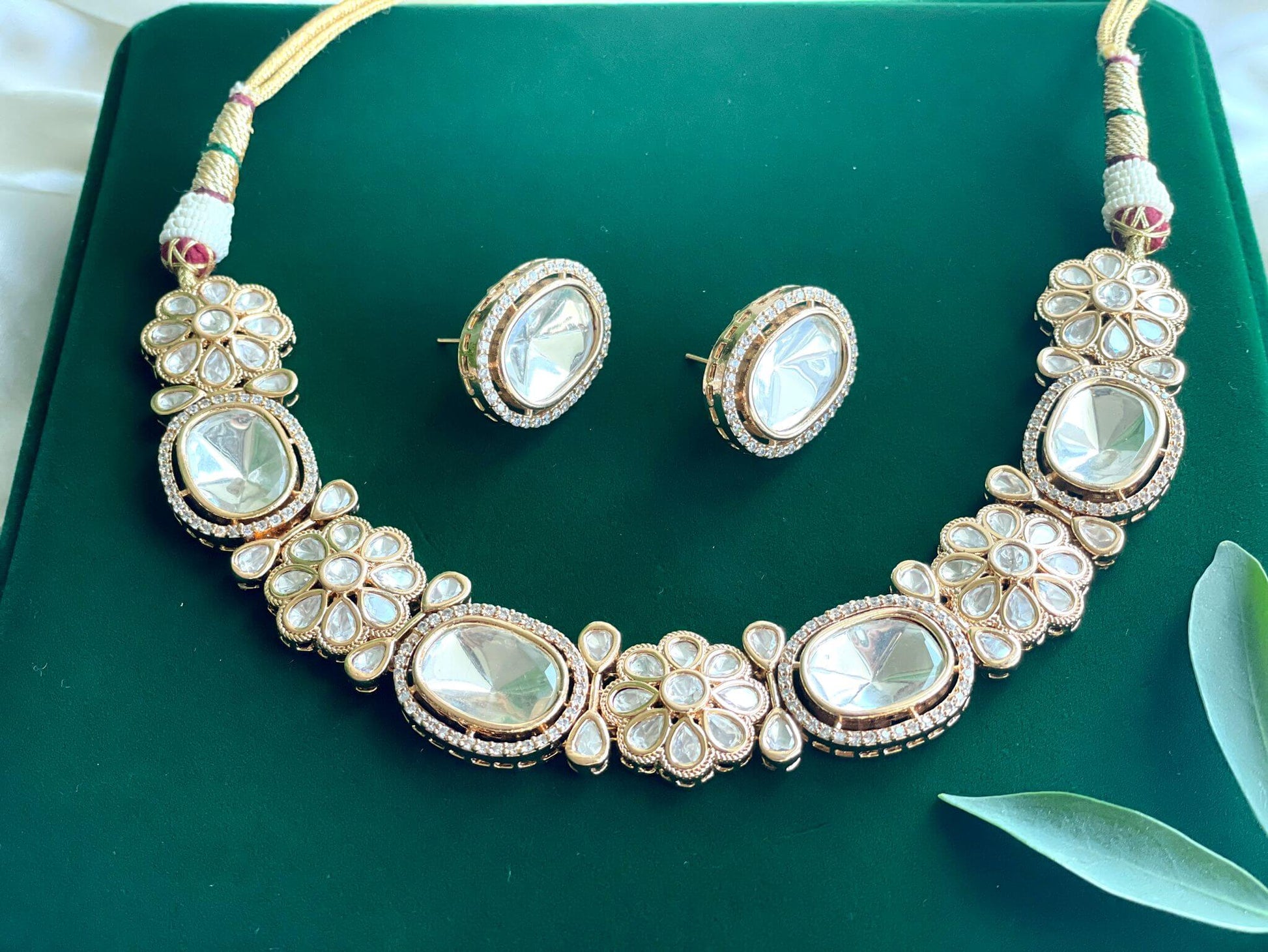 A beautiful necklace with pair of earrings