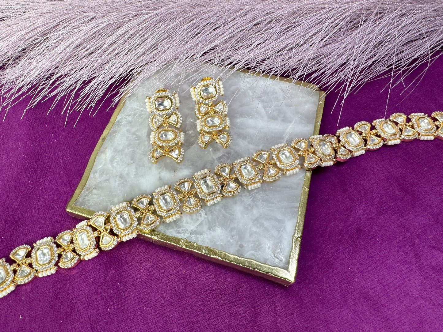 Thin Gold Kundan Set- Roar 1031