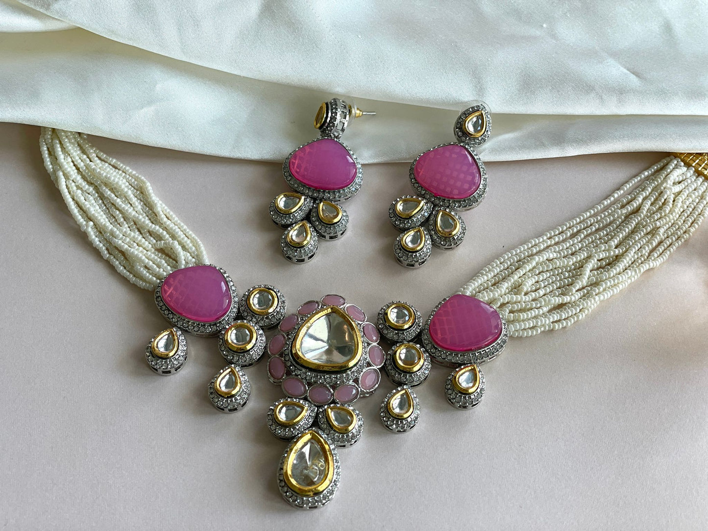 indian pink choker