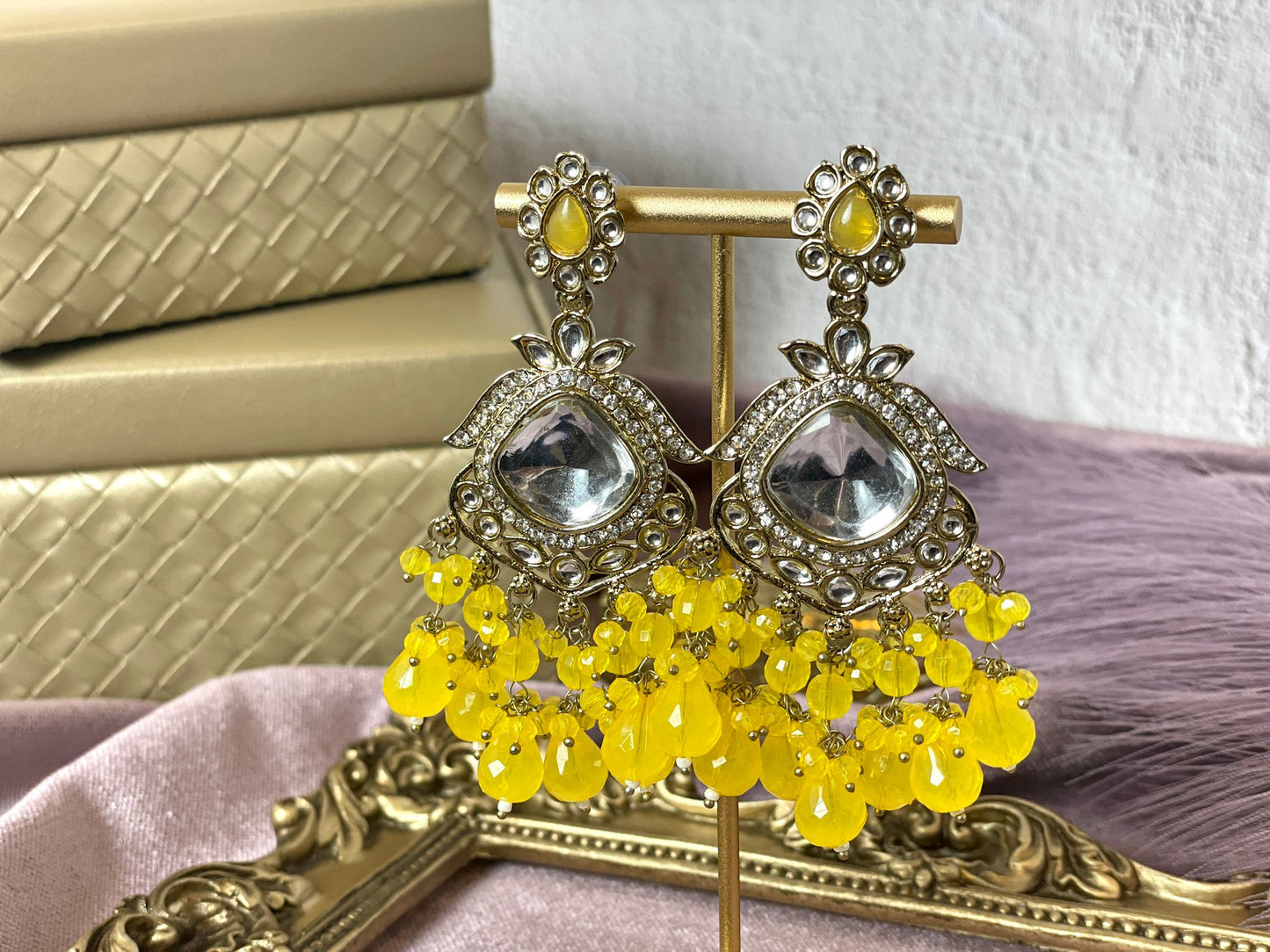 Elegant yellow earrings