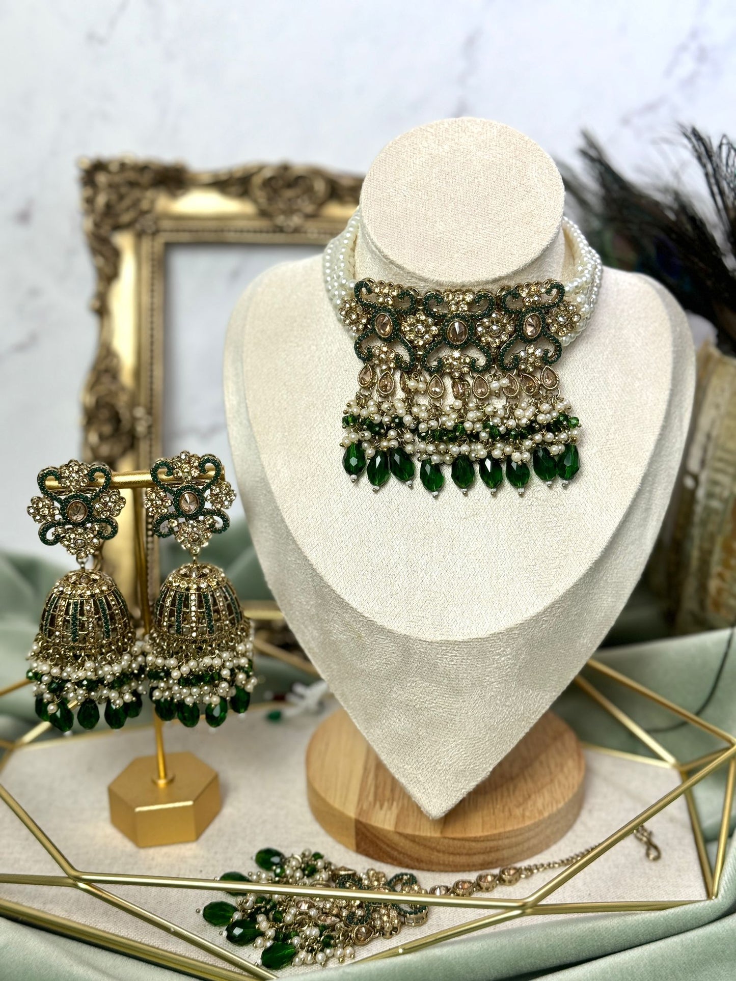Emerald Green Pearl Choker Perfect for Formal and Casual Wear