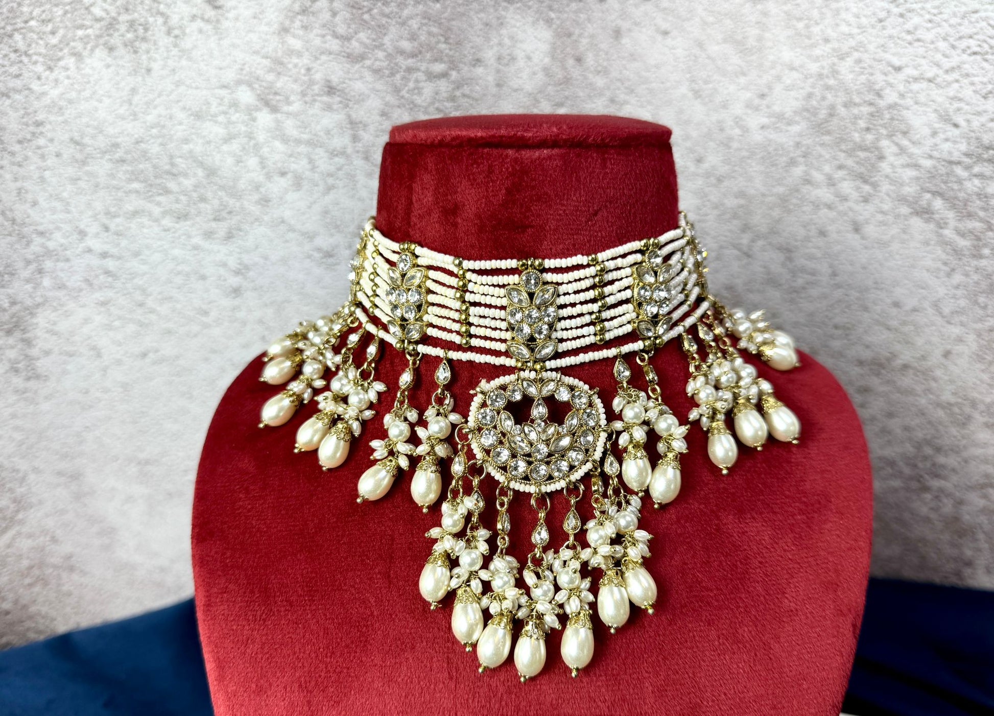 Elegant Gold Bridal Jewellery