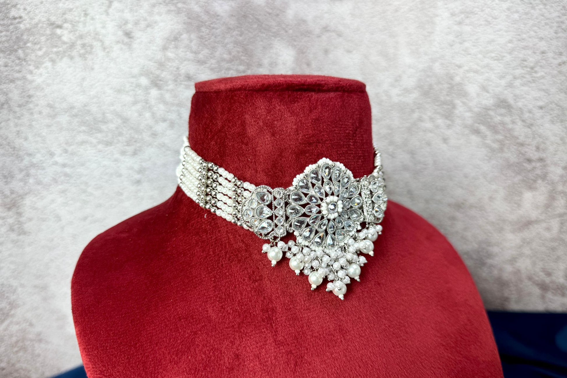 Elegant silver pearl jewelry 