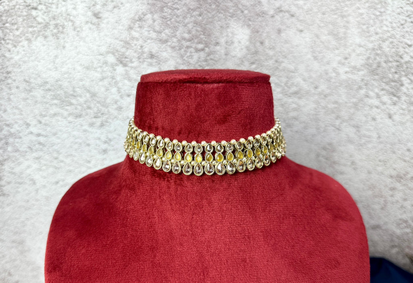 Yellow Choker - Majesty 1018