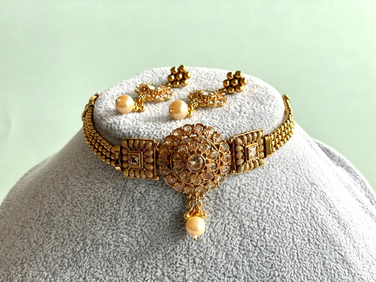 Elegant Classic Gold Plated Choker Necklace