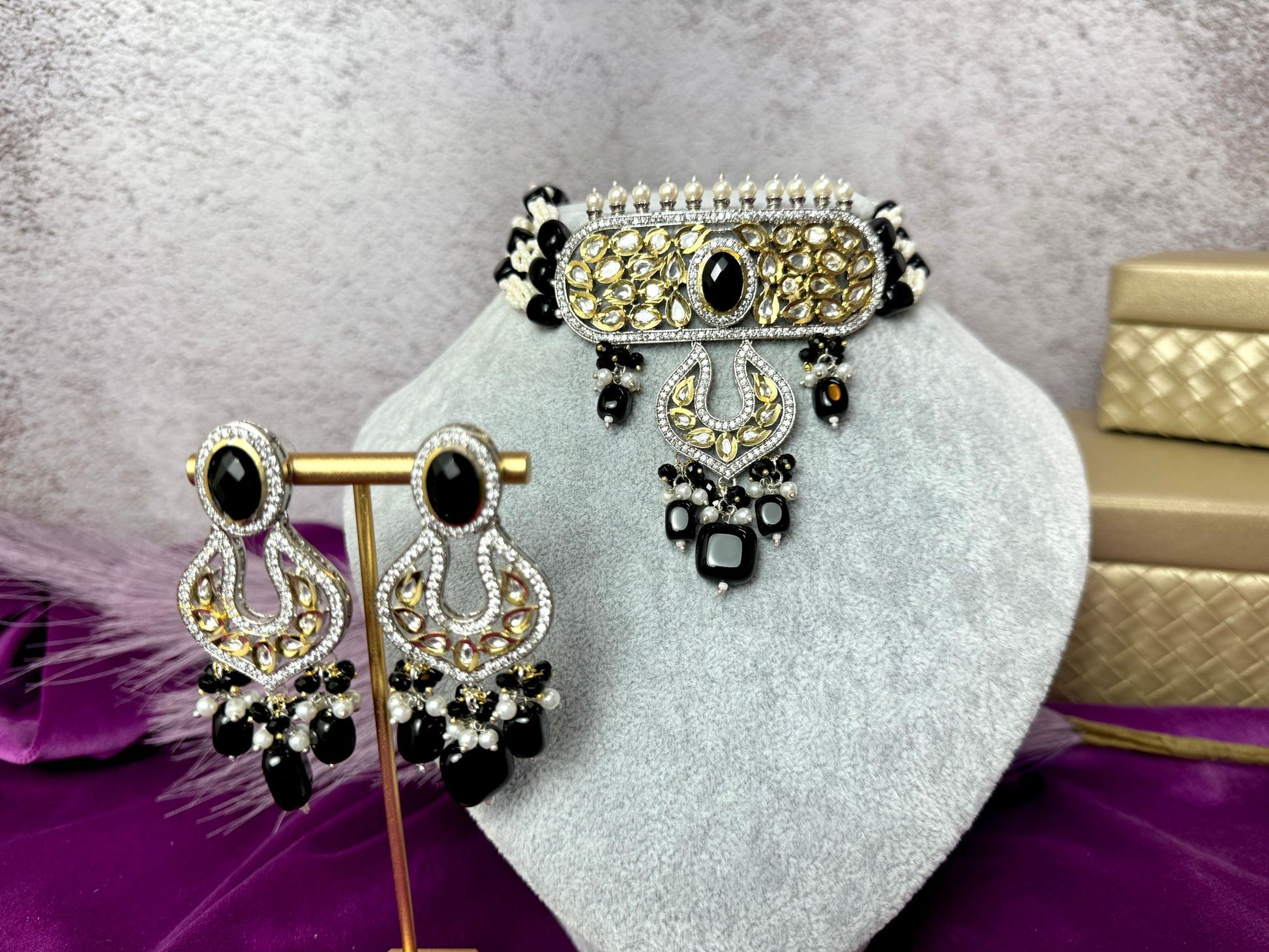 Elegant black kundan choker with pair of earrings