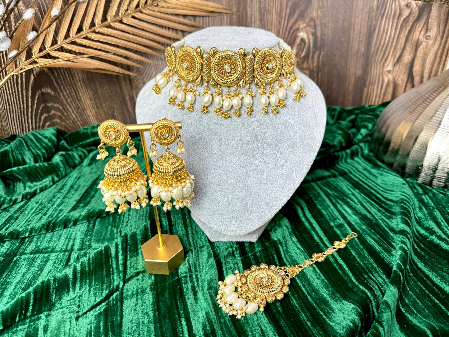 ivory gold set with matching earrings