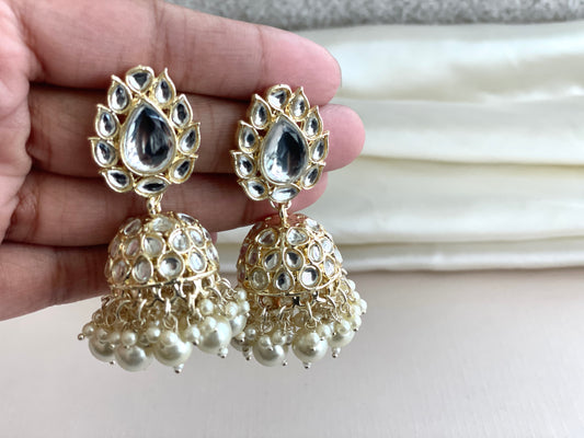 Gold Jhumka Earrings for Traditional Beauty