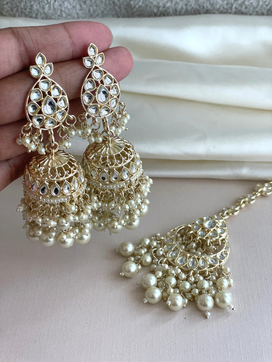 Elegant Gold Kundan Tikka Set