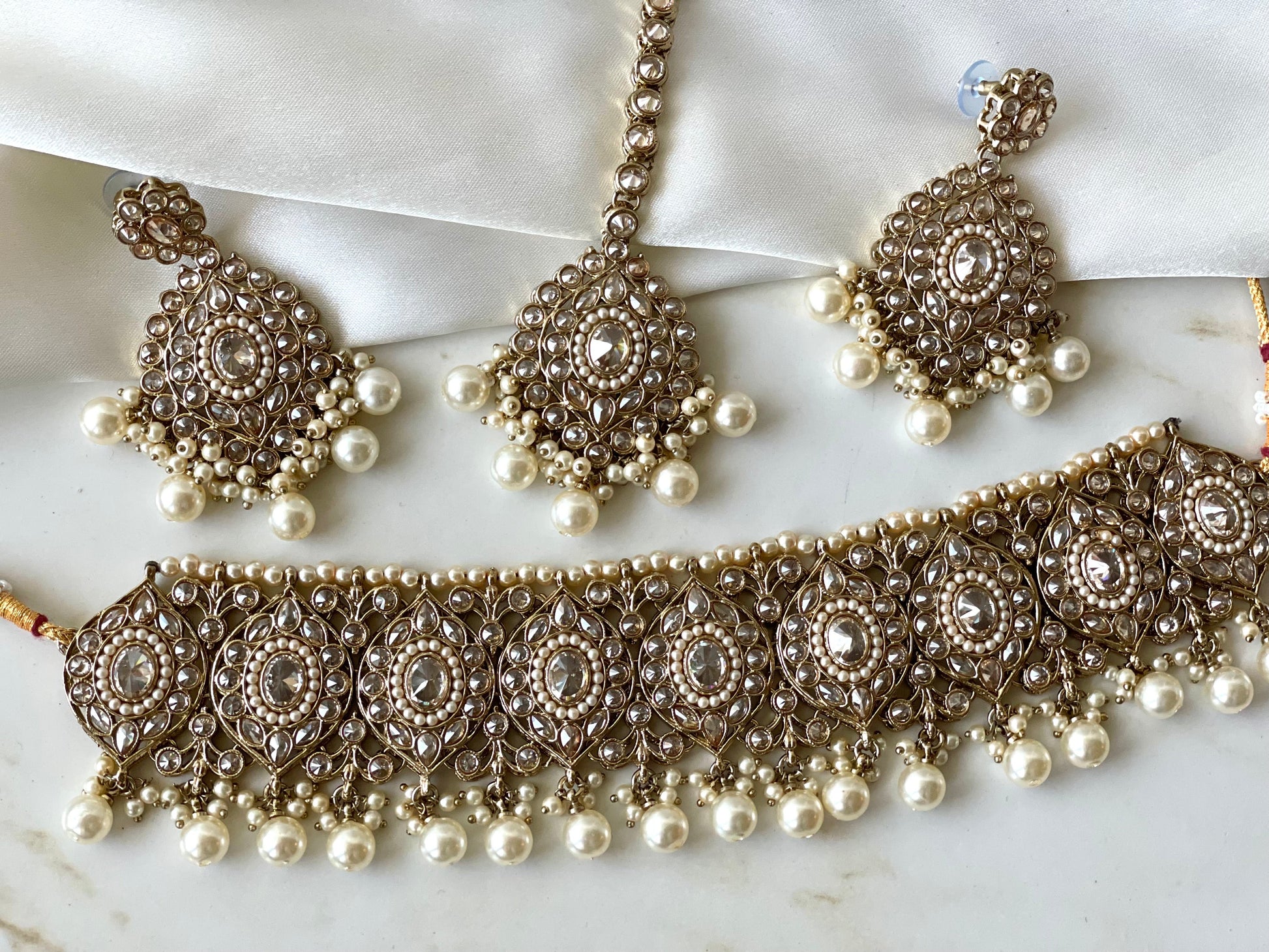 Thin gold choker set perfect for special event