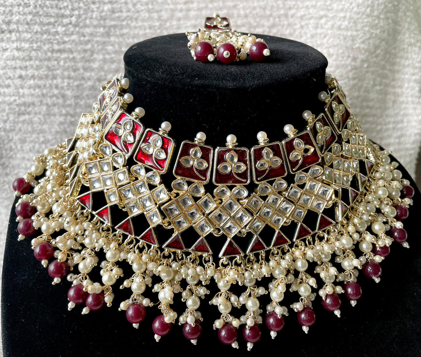 Maroon Burgundy Necklace with Elegant Gemstones