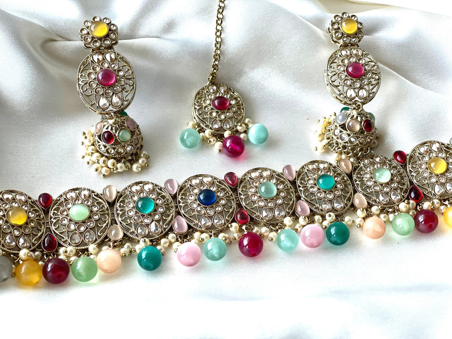 Multicolor choker necklace with tikka set and earrings